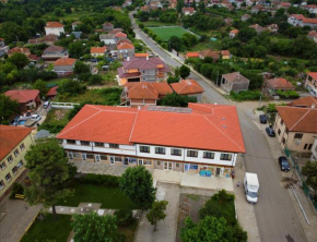Hotels in Rosen